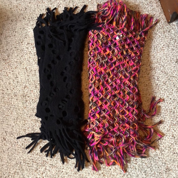 Scarves - Picture 1 of 3